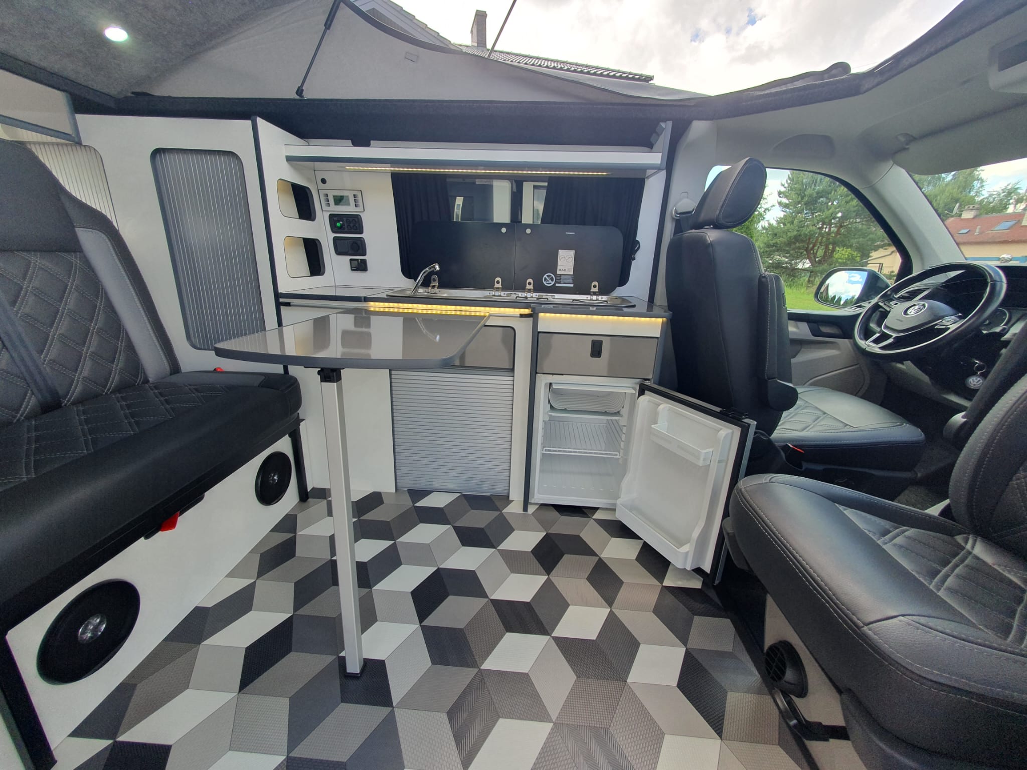 VW Transporter T6 Camper 2017 | DSG | 180 PS | 4 Schlafplätze | Solar | Aufstelldach – Bild 12