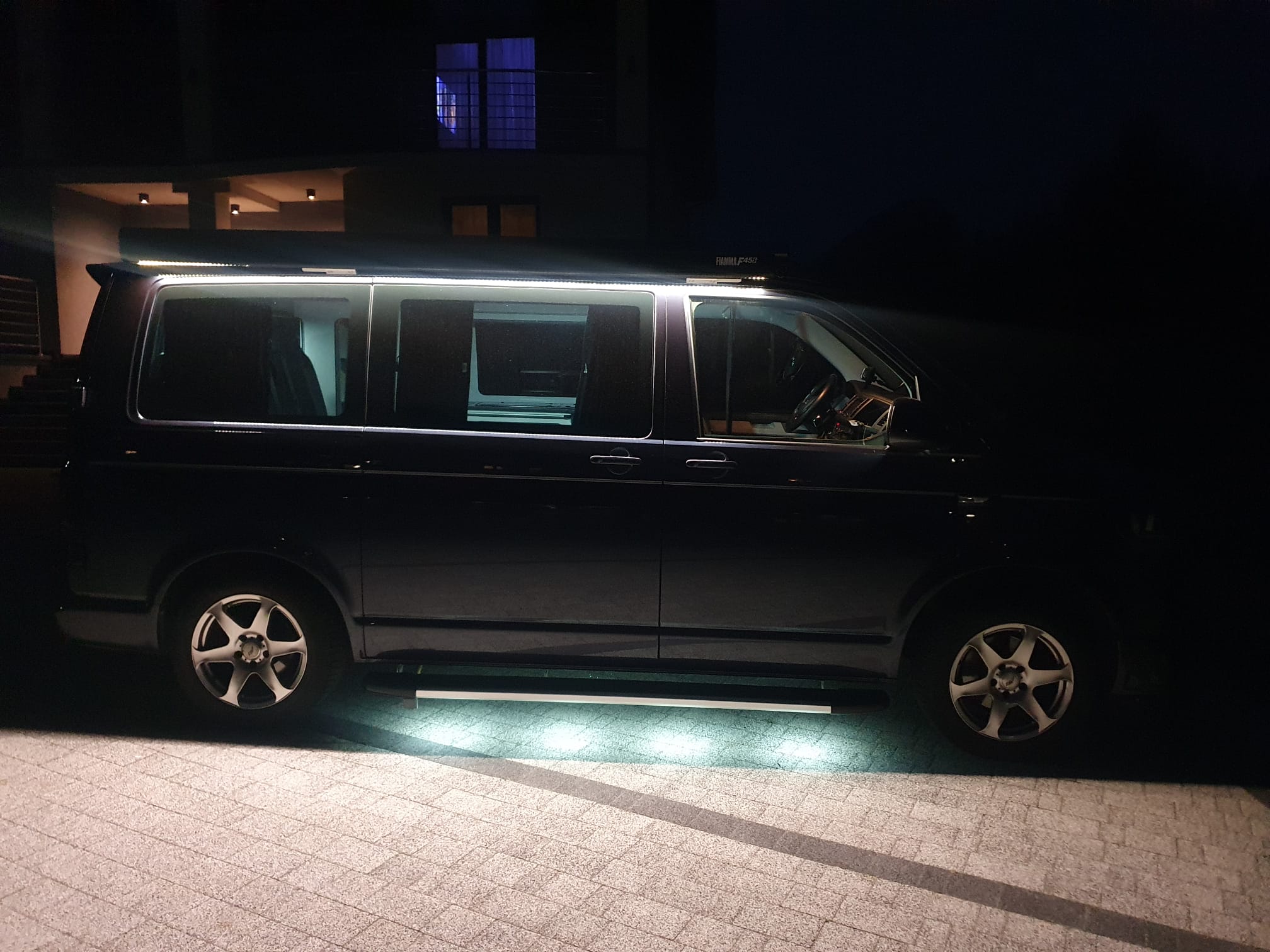 VW Transporter T6 Camper 2017 | DSG | 180 PS | 4 Schlafplätze | Solar | Aufstelldach – Bild 24